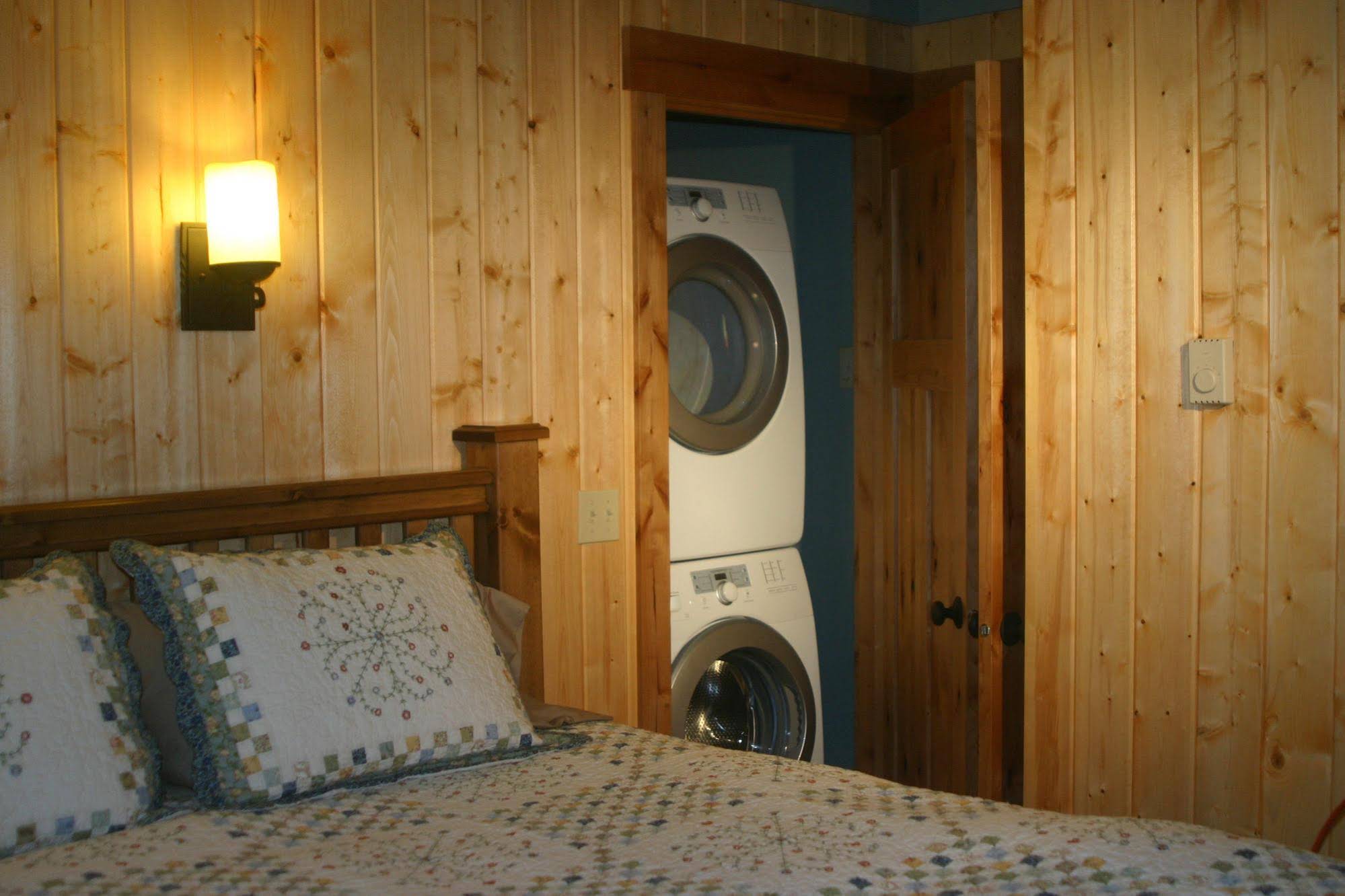 Copper Creek Inn, Cabins and Lodge