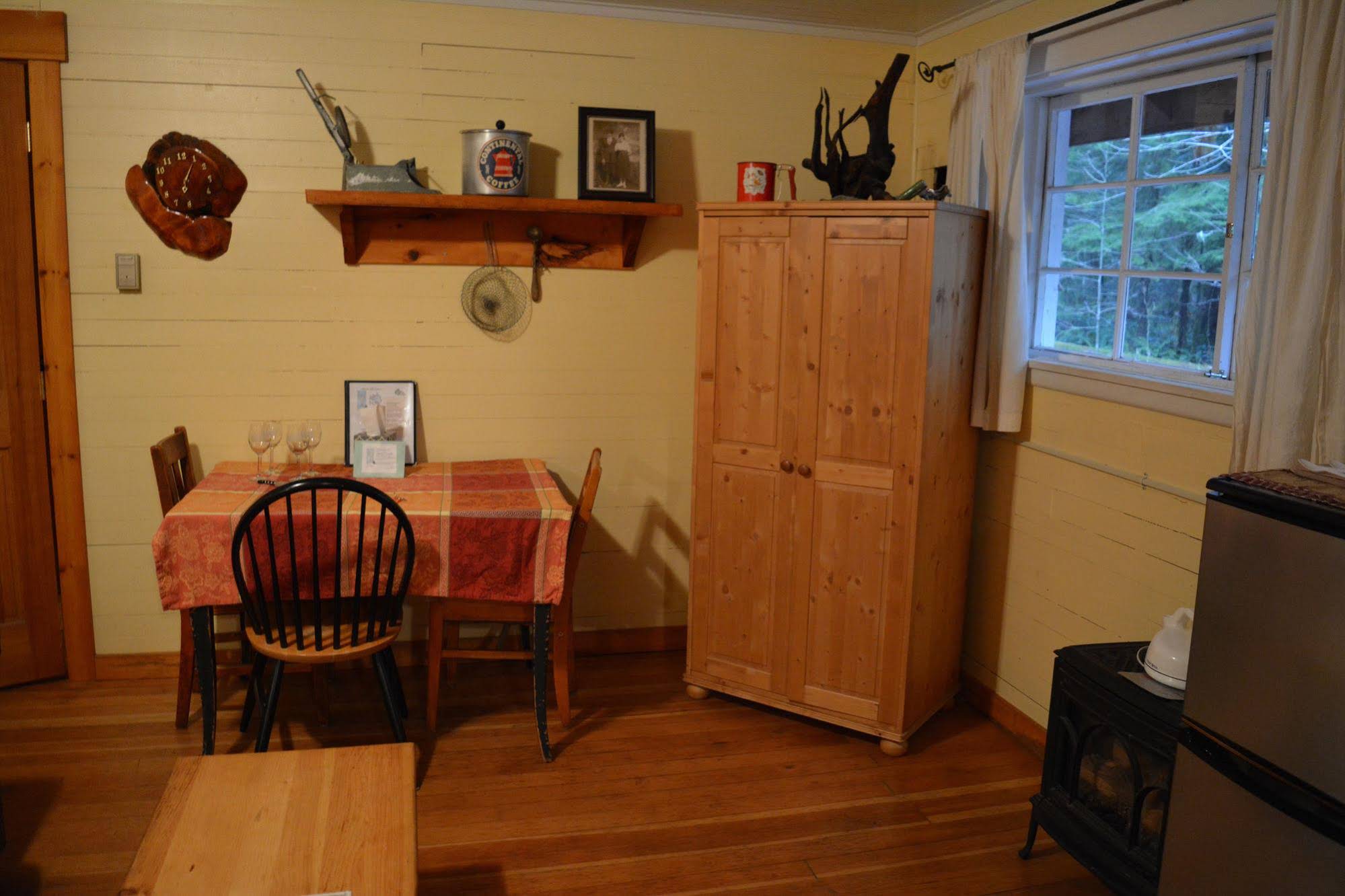 Copper Creek Inn, Cabins and Lodge