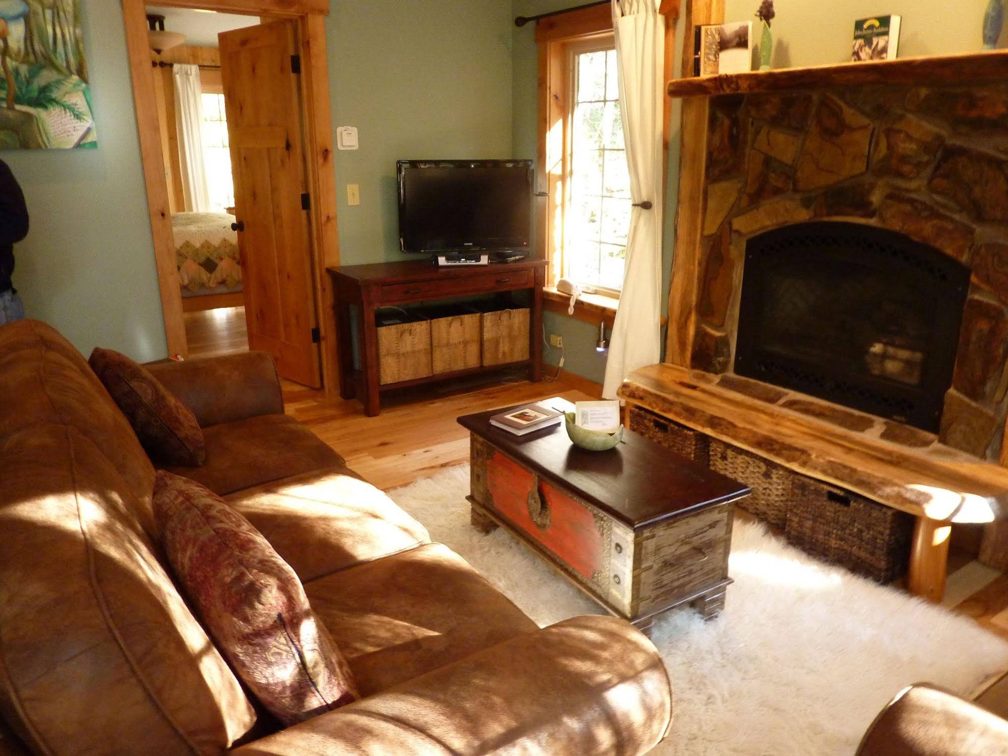 Copper Creek Inn, Cabins and Lodge
