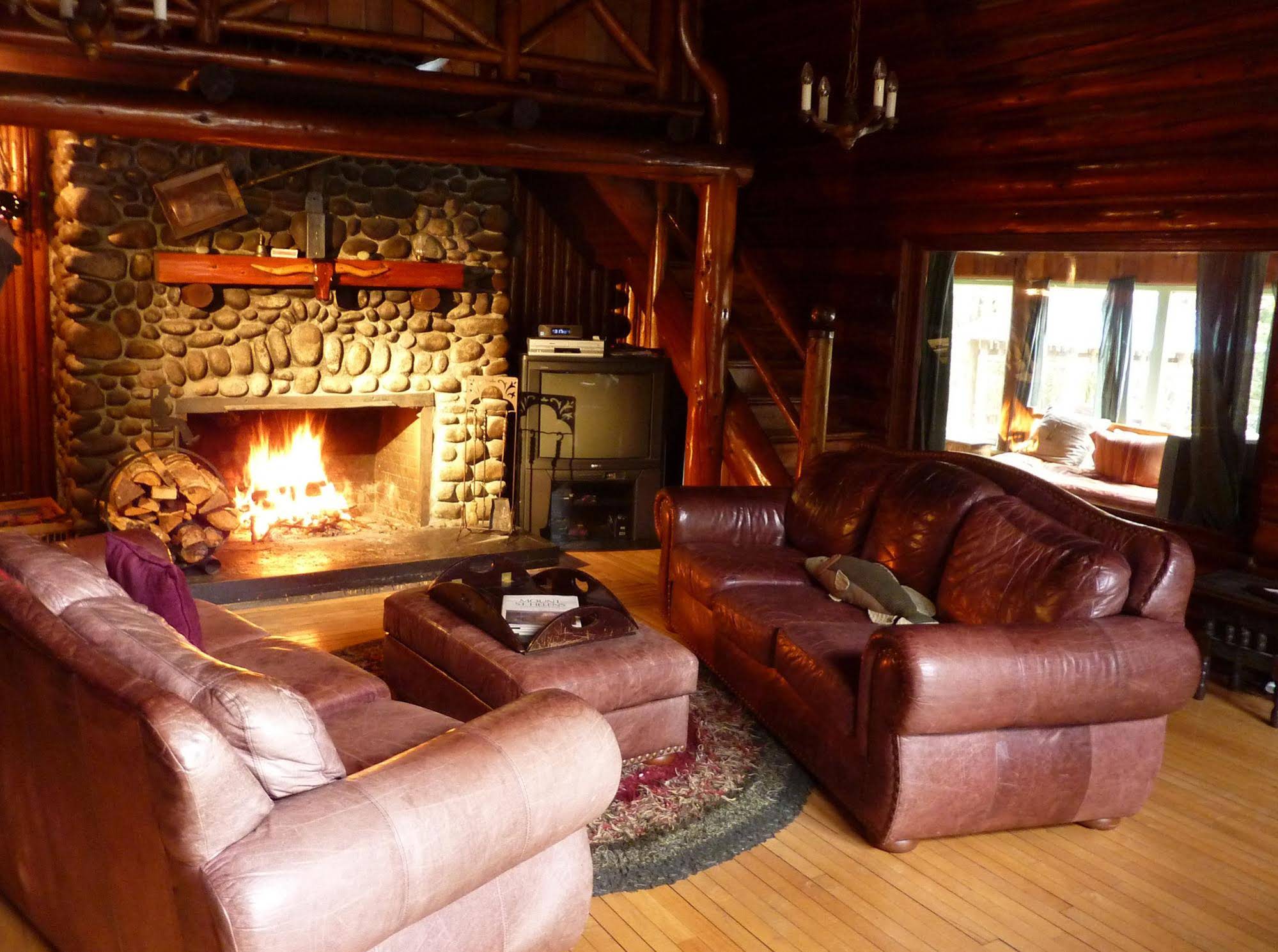 Copper Creek Inn, Cabins and Lodge