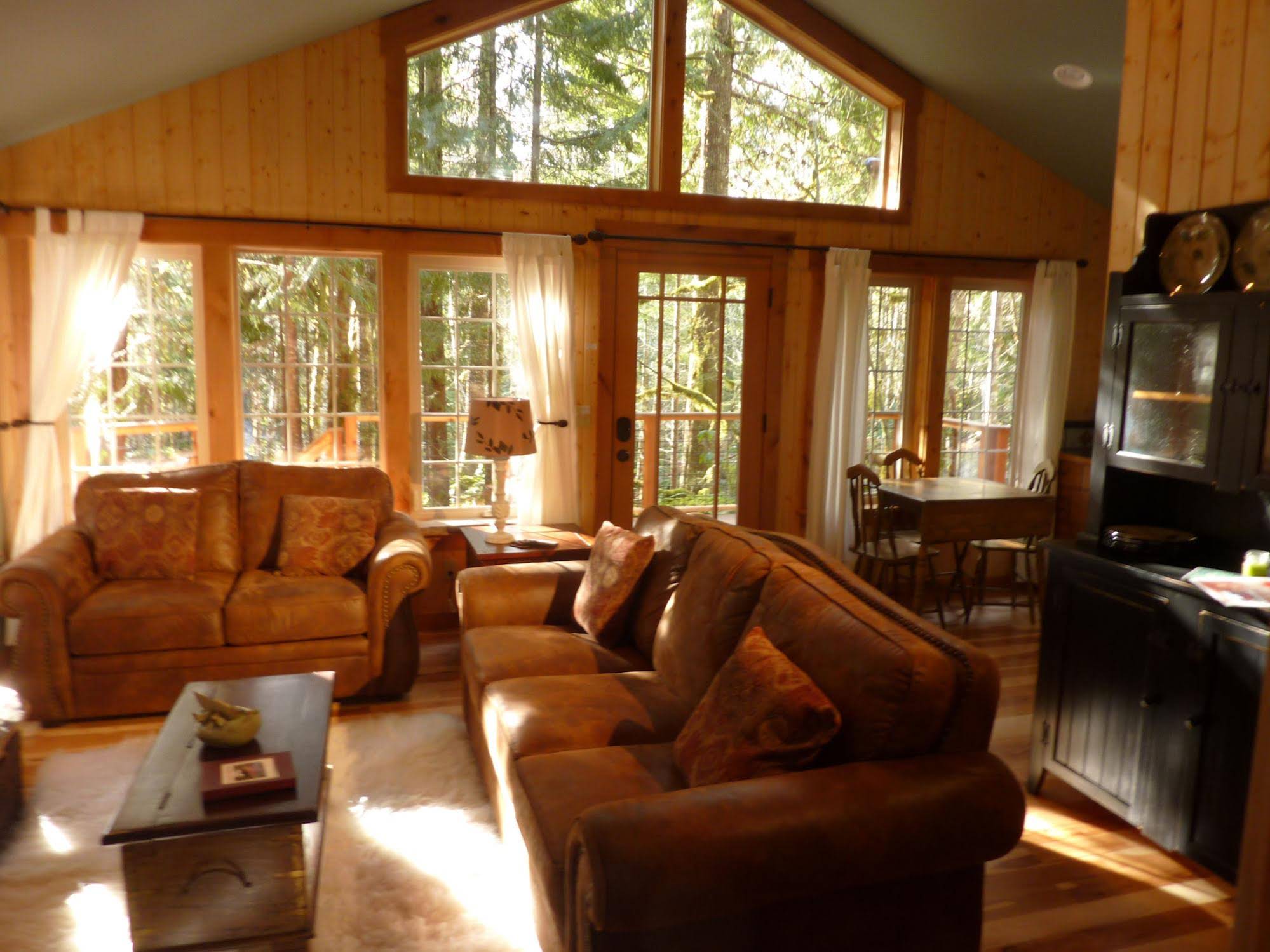 Copper Creek Inn, Cabins and Lodge