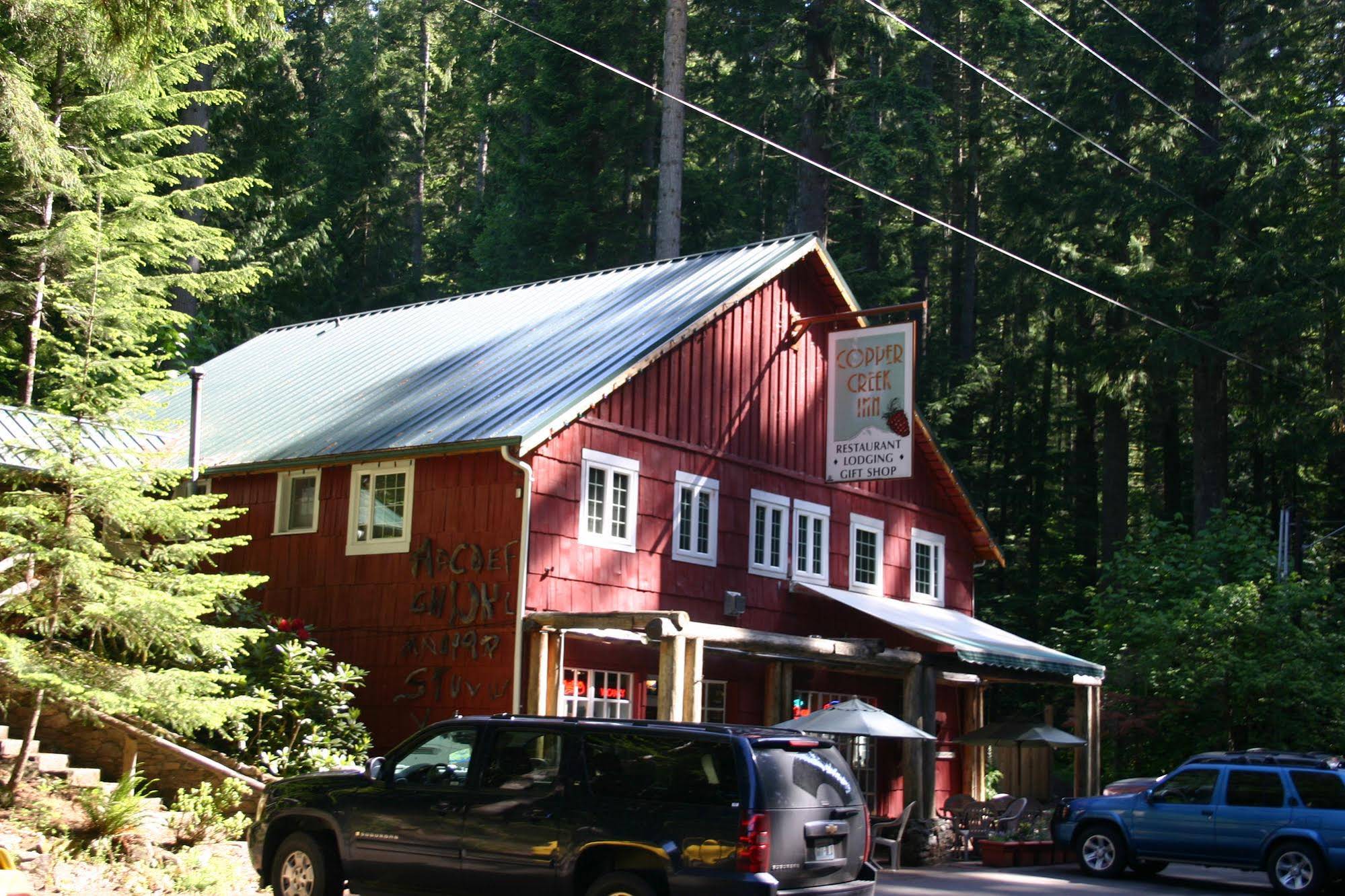 Copper Creek Inn, Cabins and Lodge