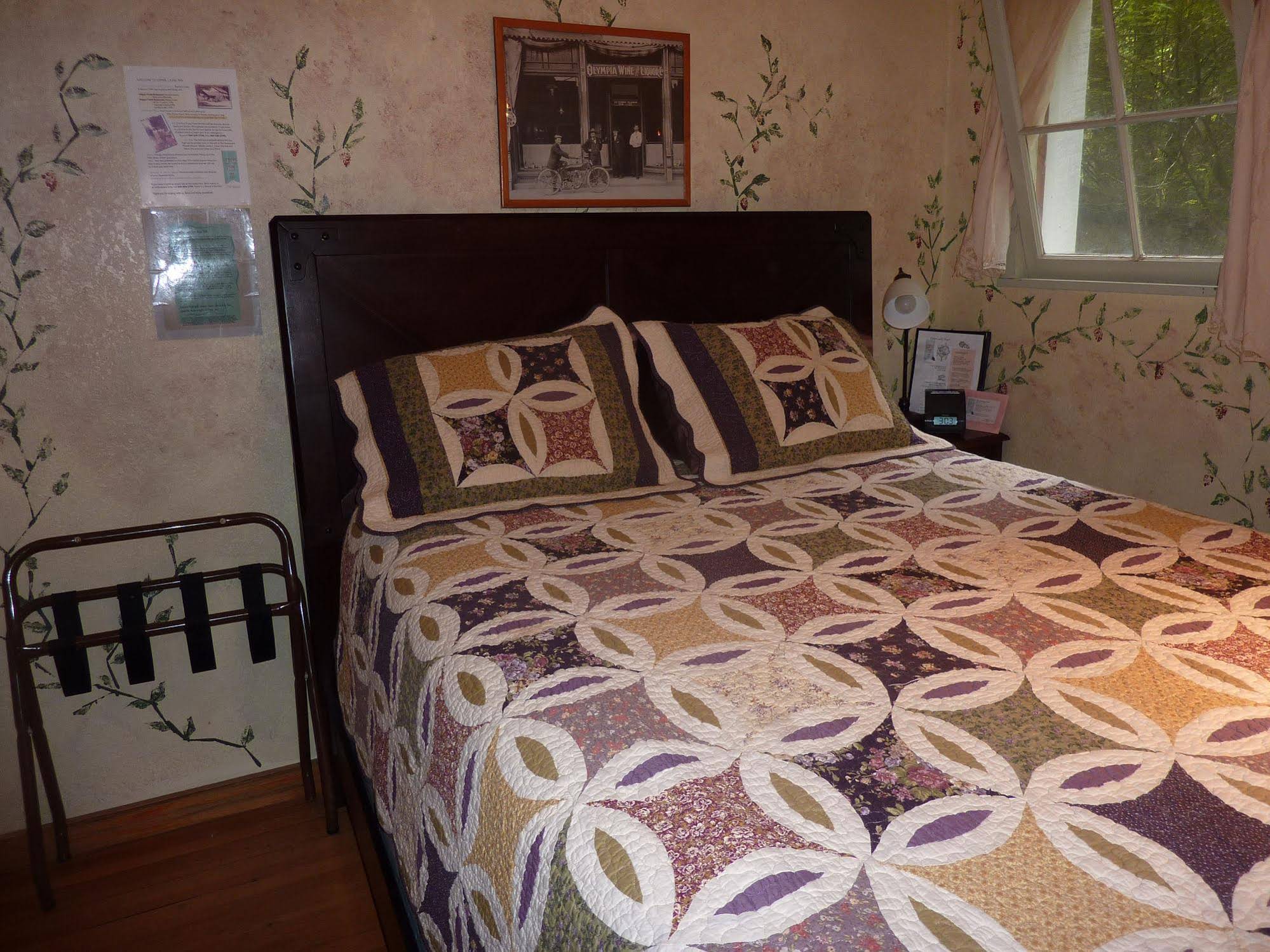 Copper Creek Inn, Cabins and Lodge