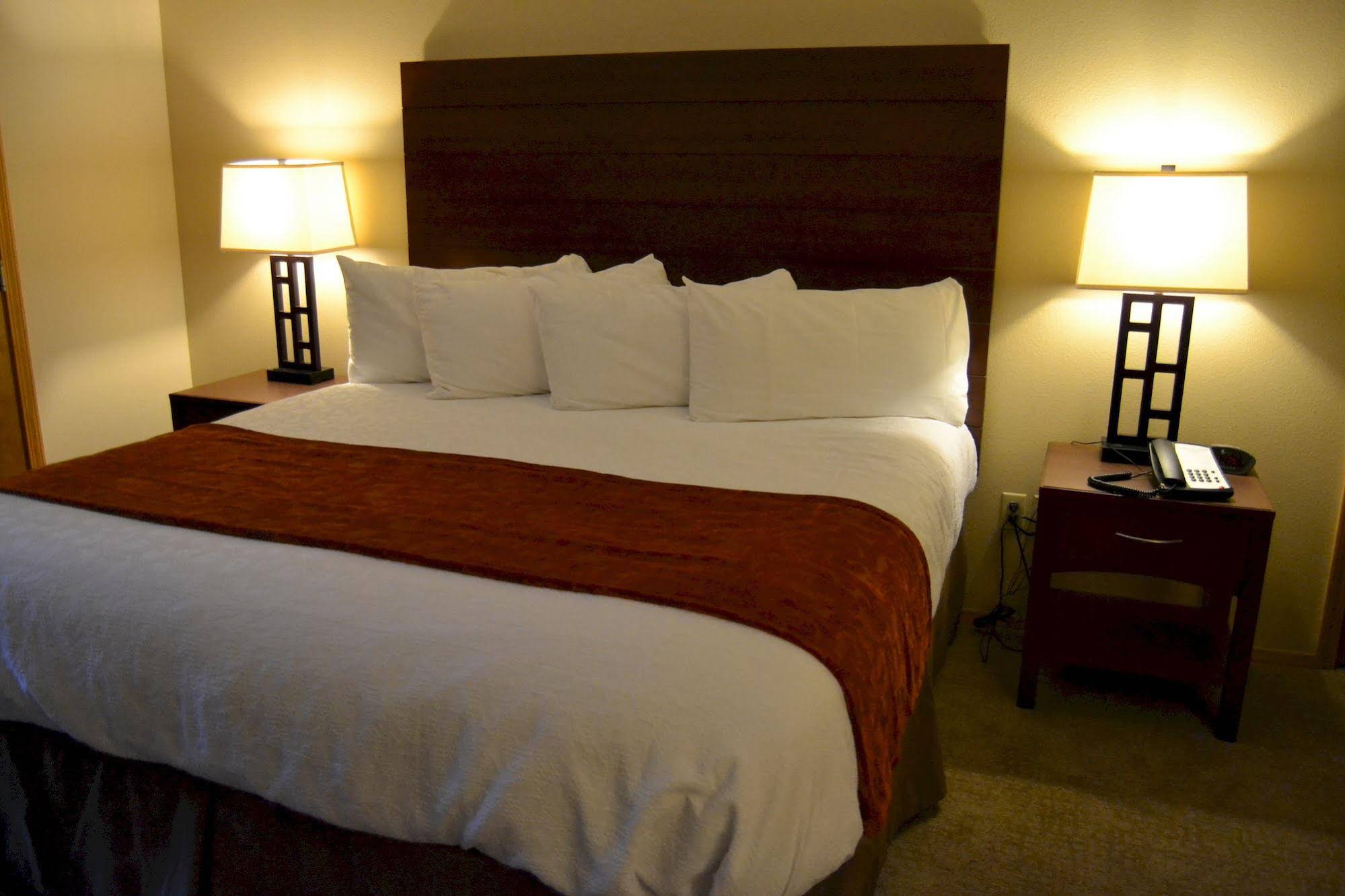 Nisqually Lodge