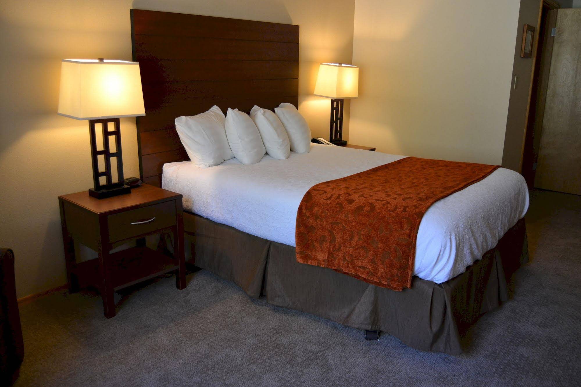 Nisqually Lodge