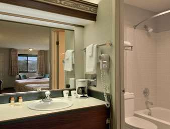 Days Inn by Wyndham Auburn