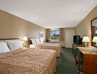 Days Inn by Wyndham Auburn