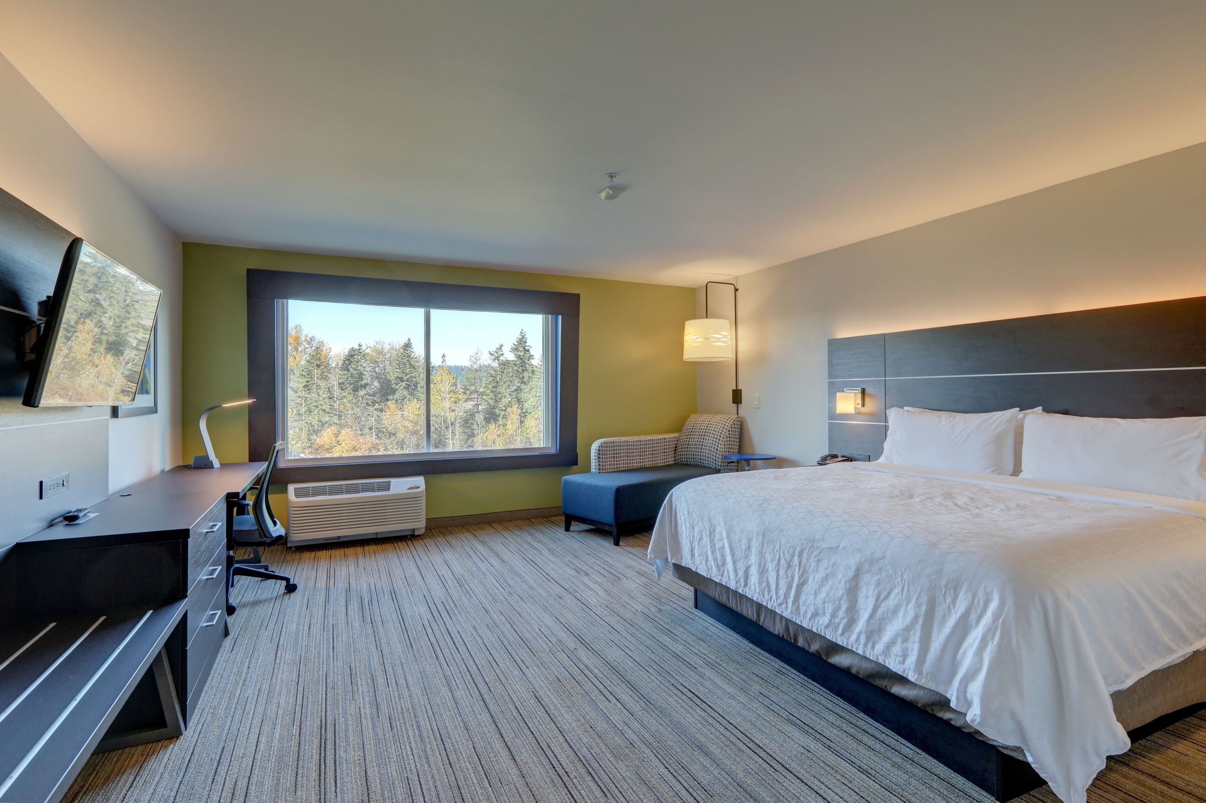 Holiday Inn Express & Suites Auburn Downtown