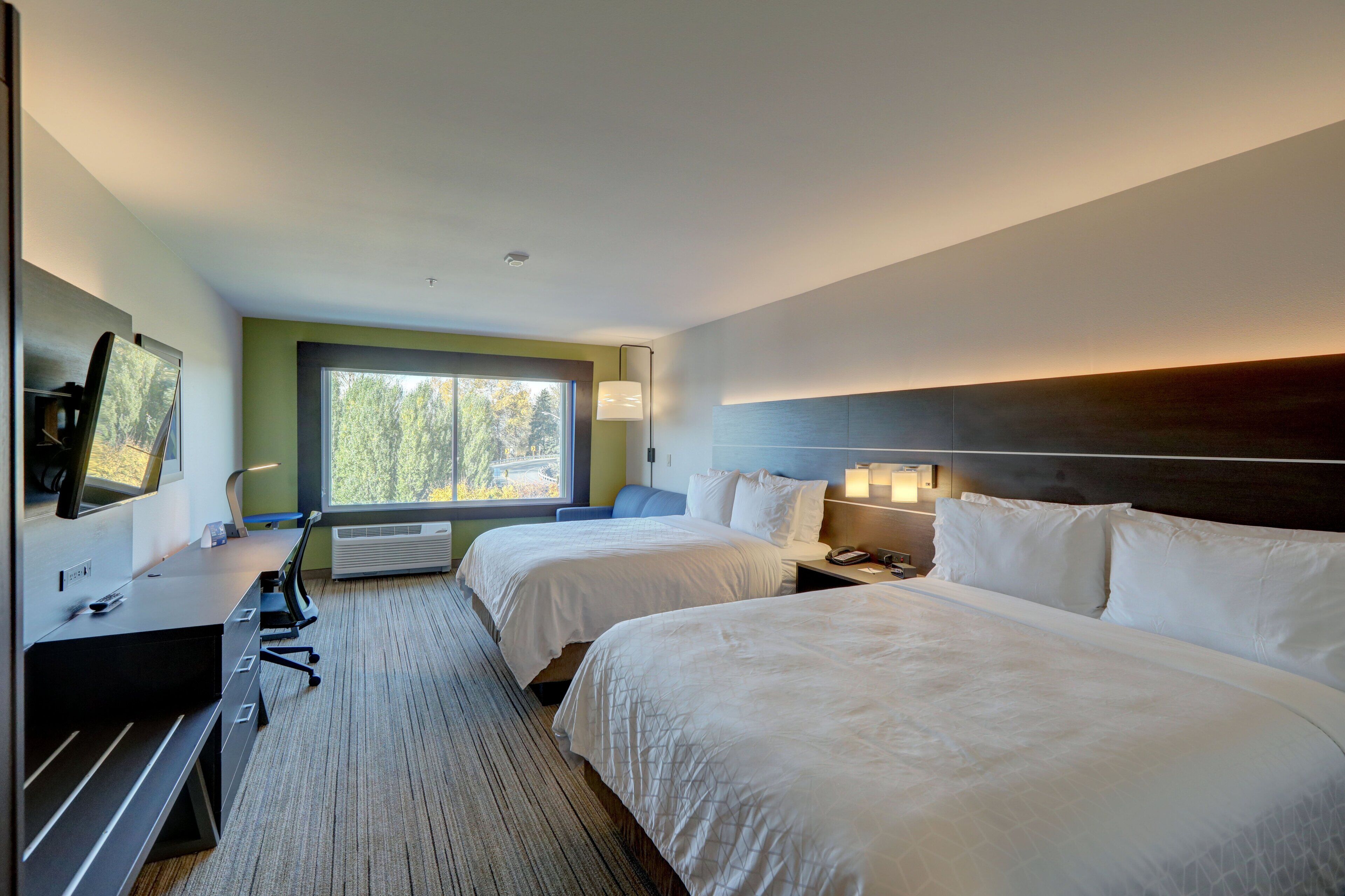 Holiday Inn Express & Suites Auburn Downtown