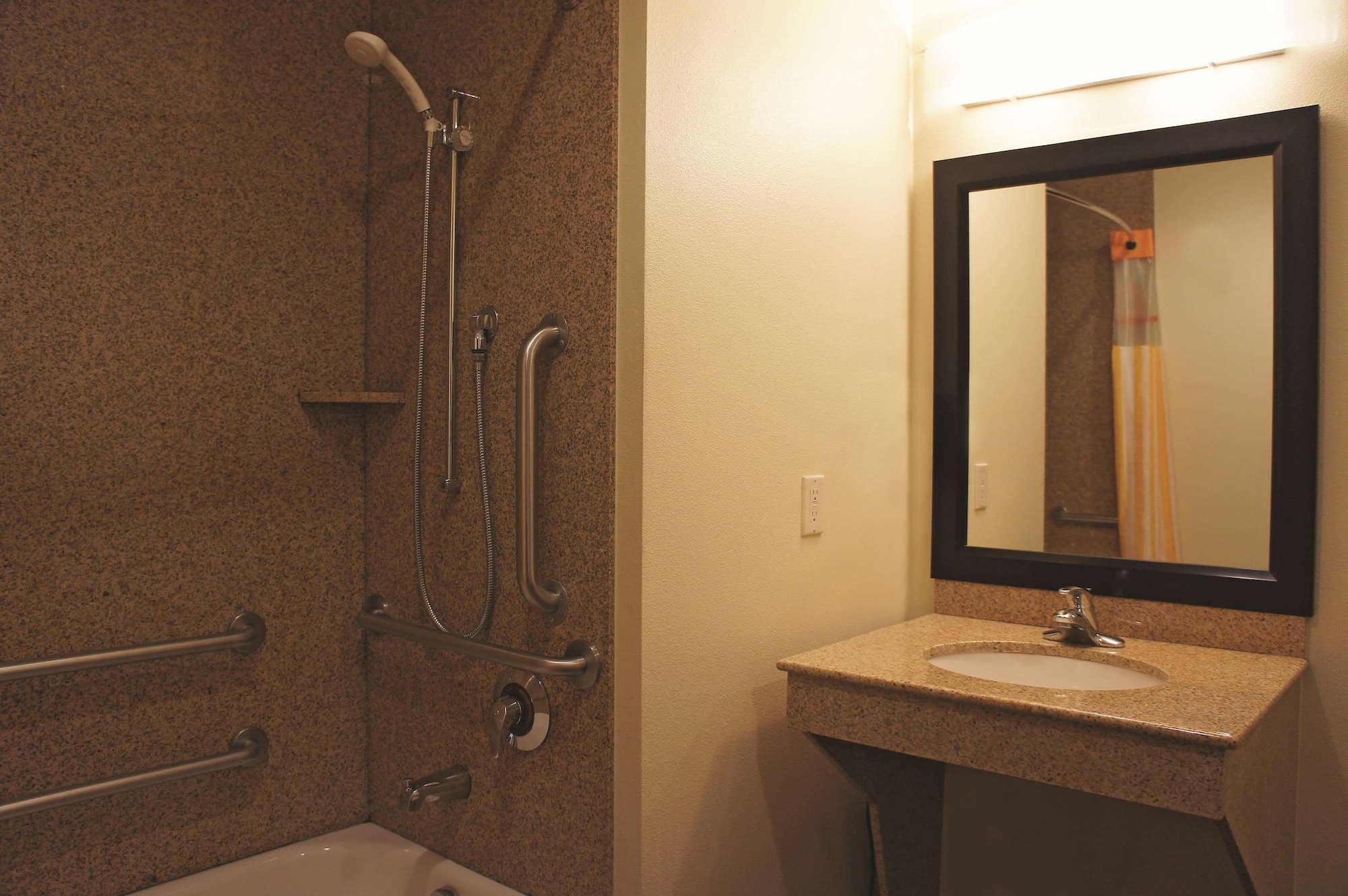 La Quinta Inn & Suites by Wyndham Auburn