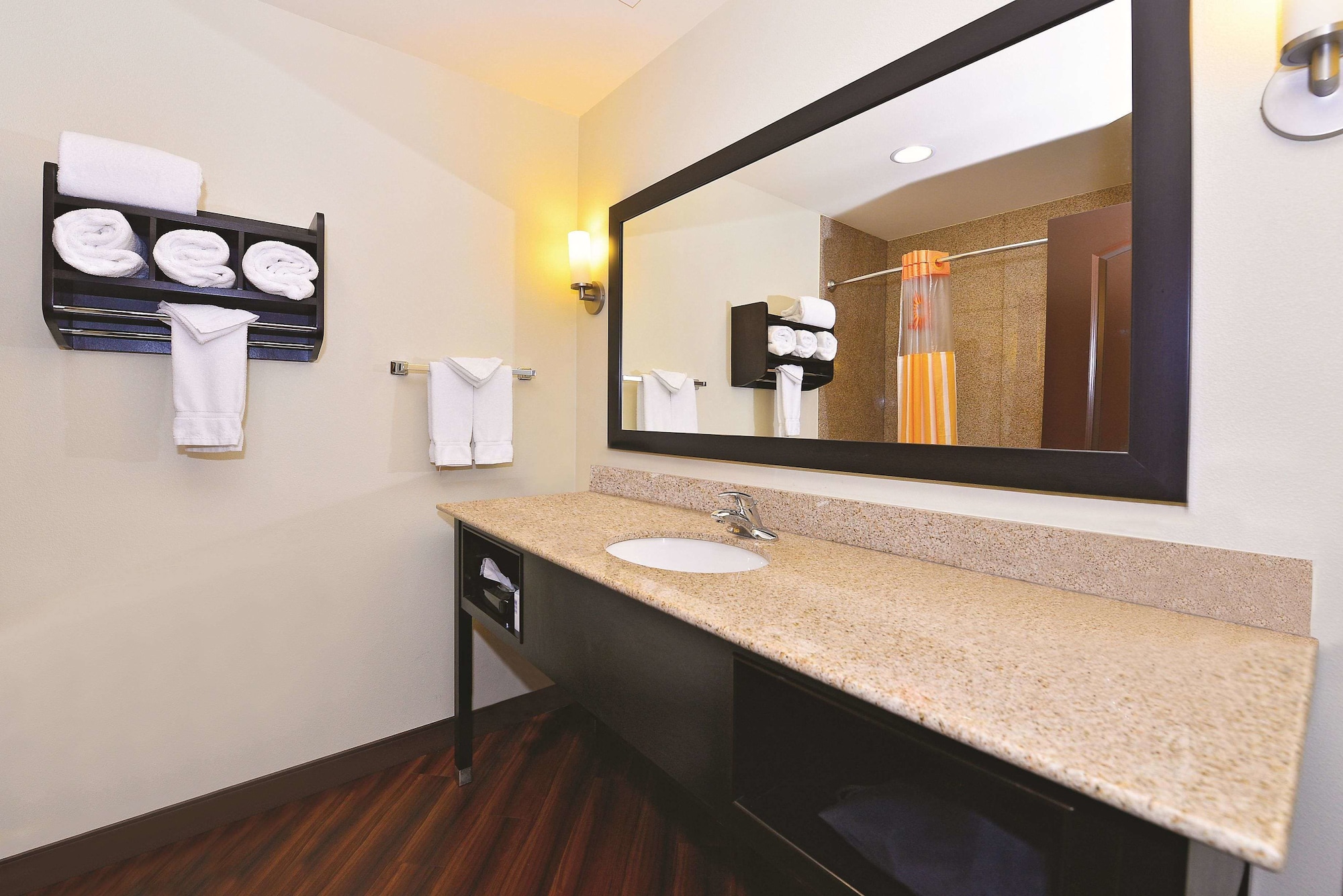 La Quinta Inn & Suites by Wyndham Auburn
