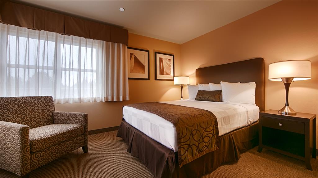 The Marshall Suites