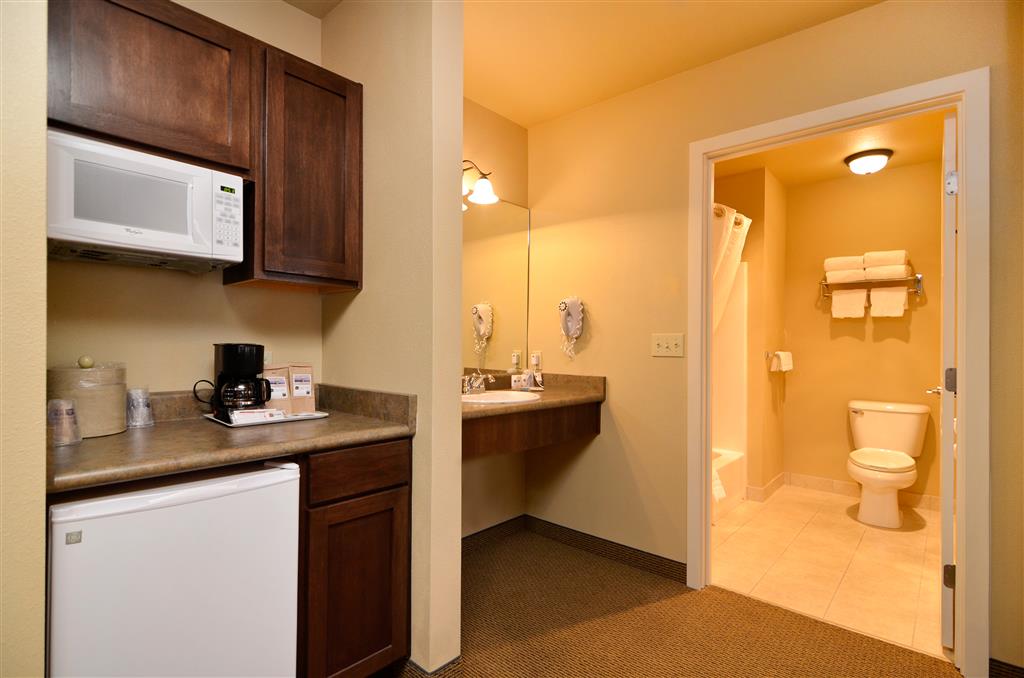 The Marshall Suites