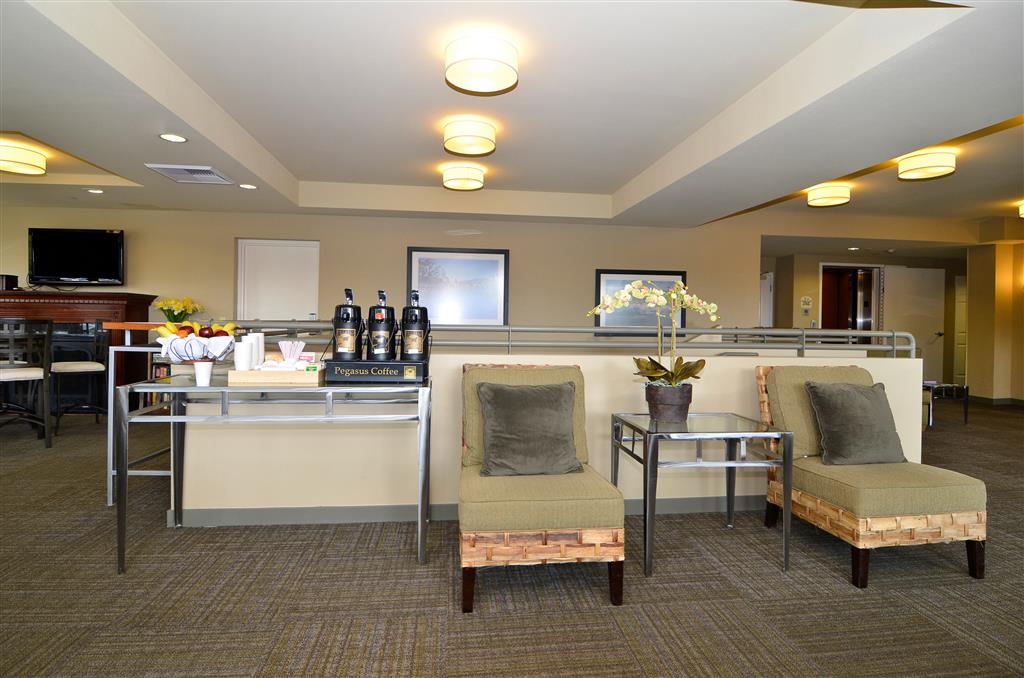 The Marshall Suites
