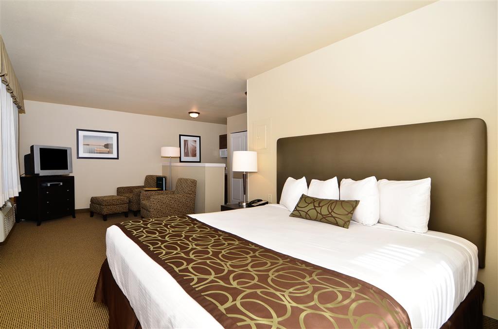 The Marshall Suites