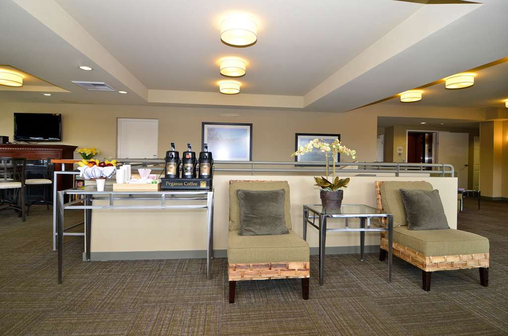 The Marshall Suites