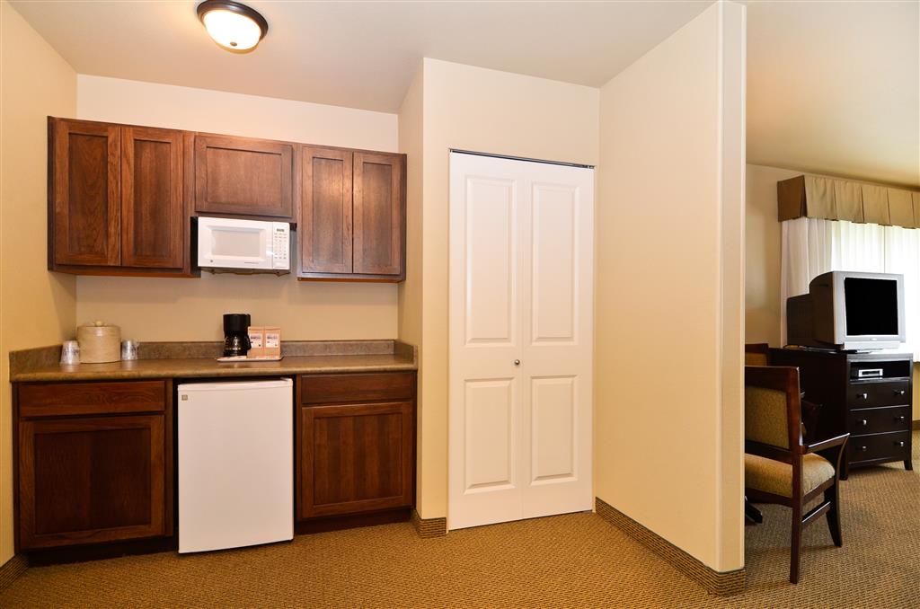 The Marshall Suites