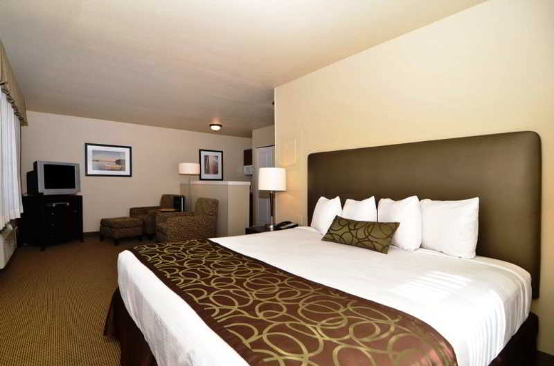 The Marshall Suites