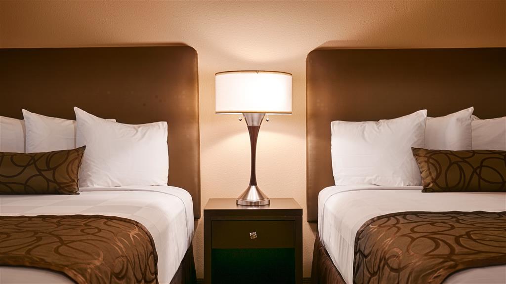 The Marshall Suites