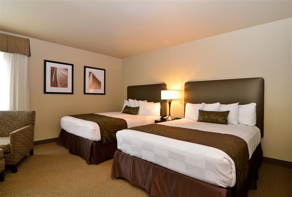 The Marshall Suites