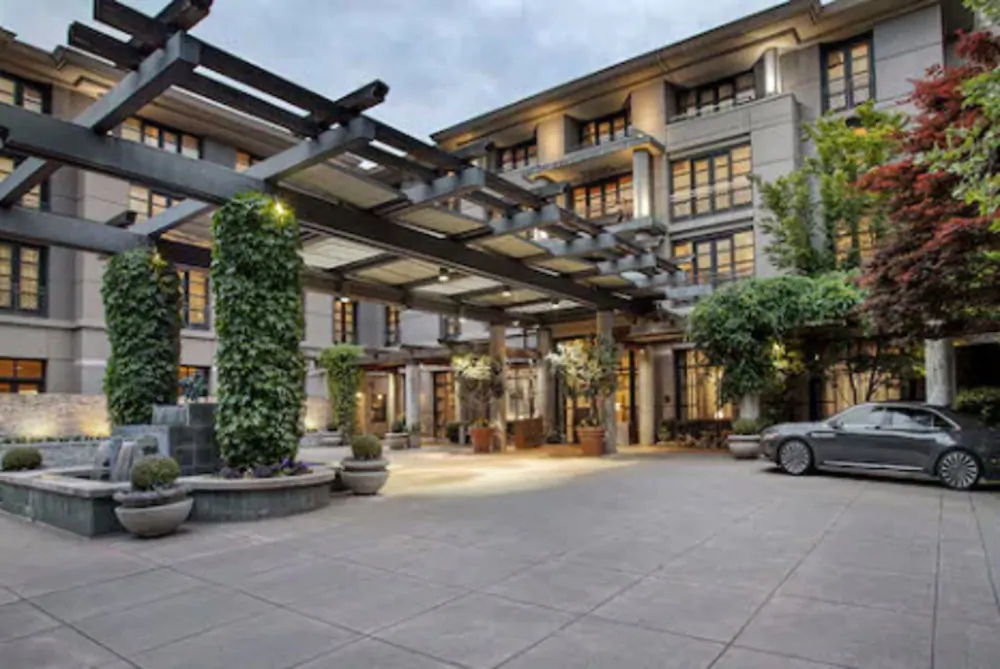 Bellevue Club Hotel