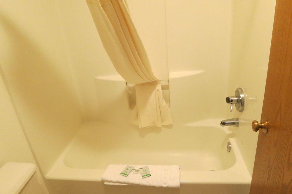 Bay City Motor Inn