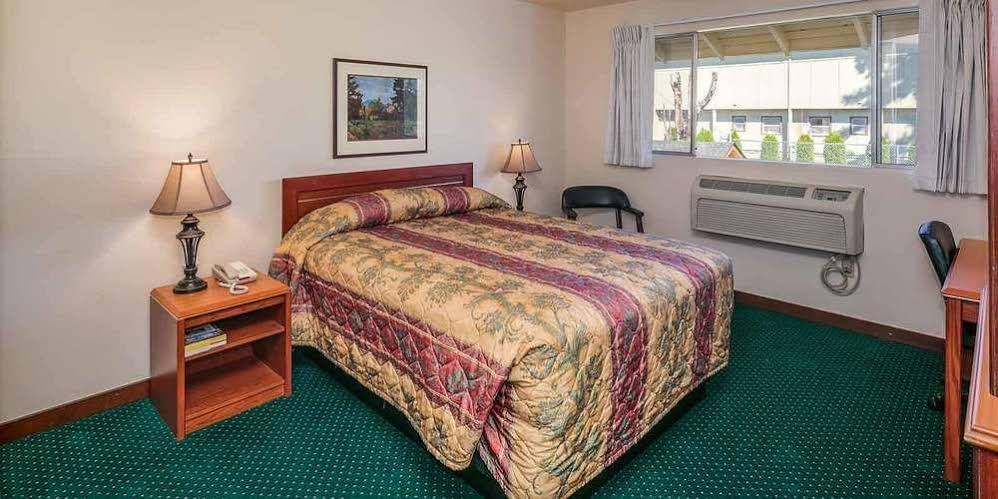 Coachman Inn