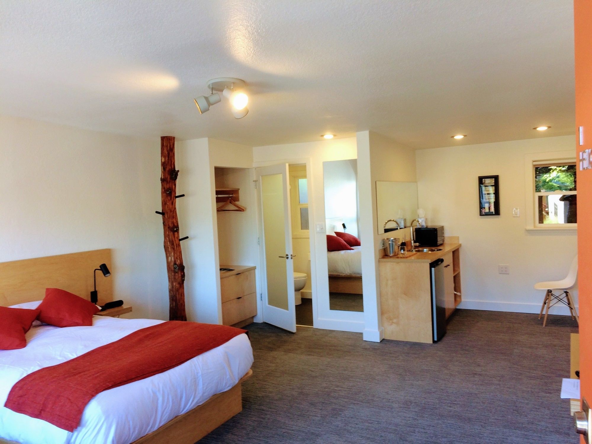 Heliotrope Hotel