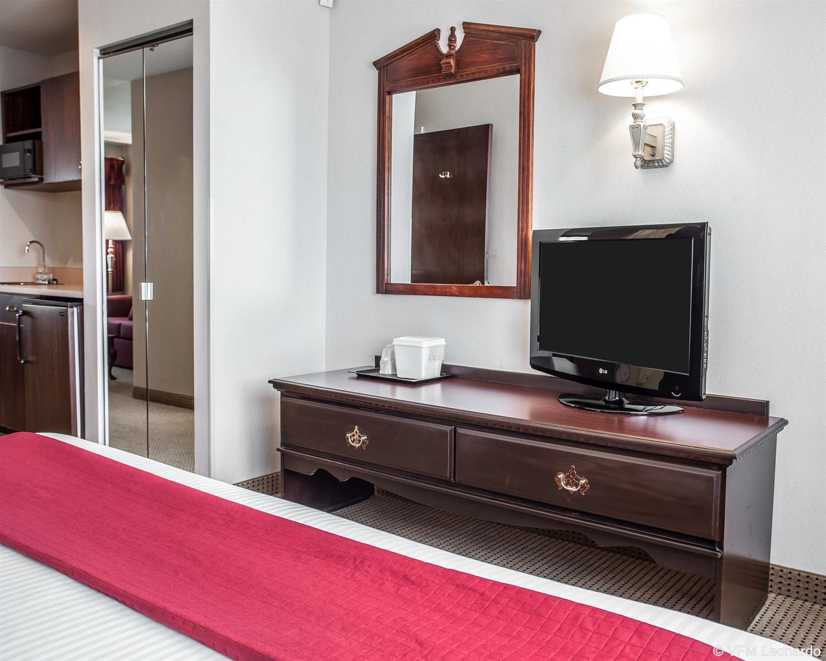 Quality Inn Grand Suites