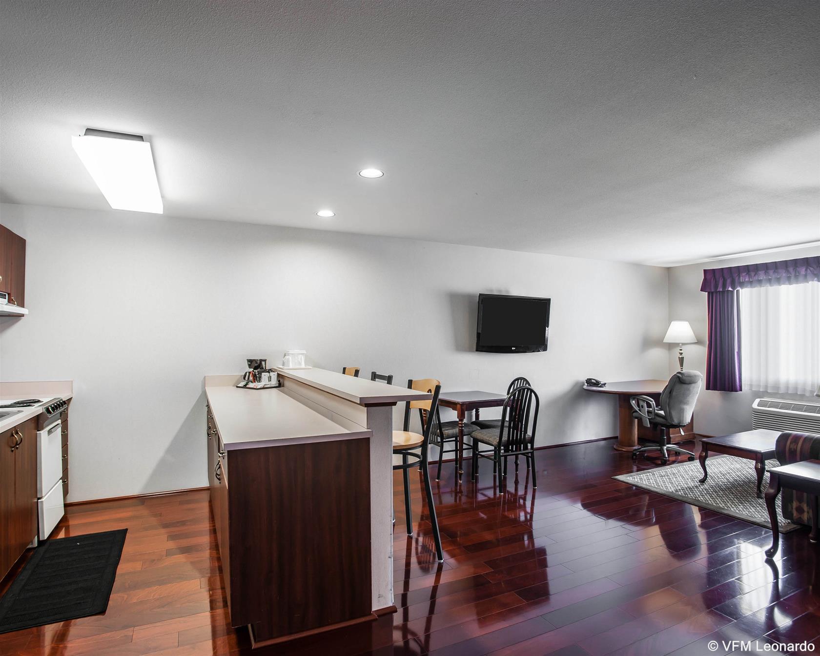 Quality Inn Grand Suites
