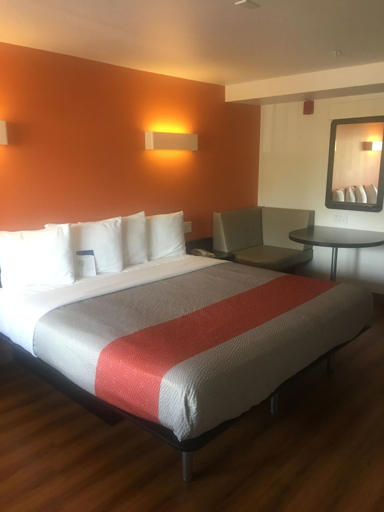 Motel 6 Bremerton