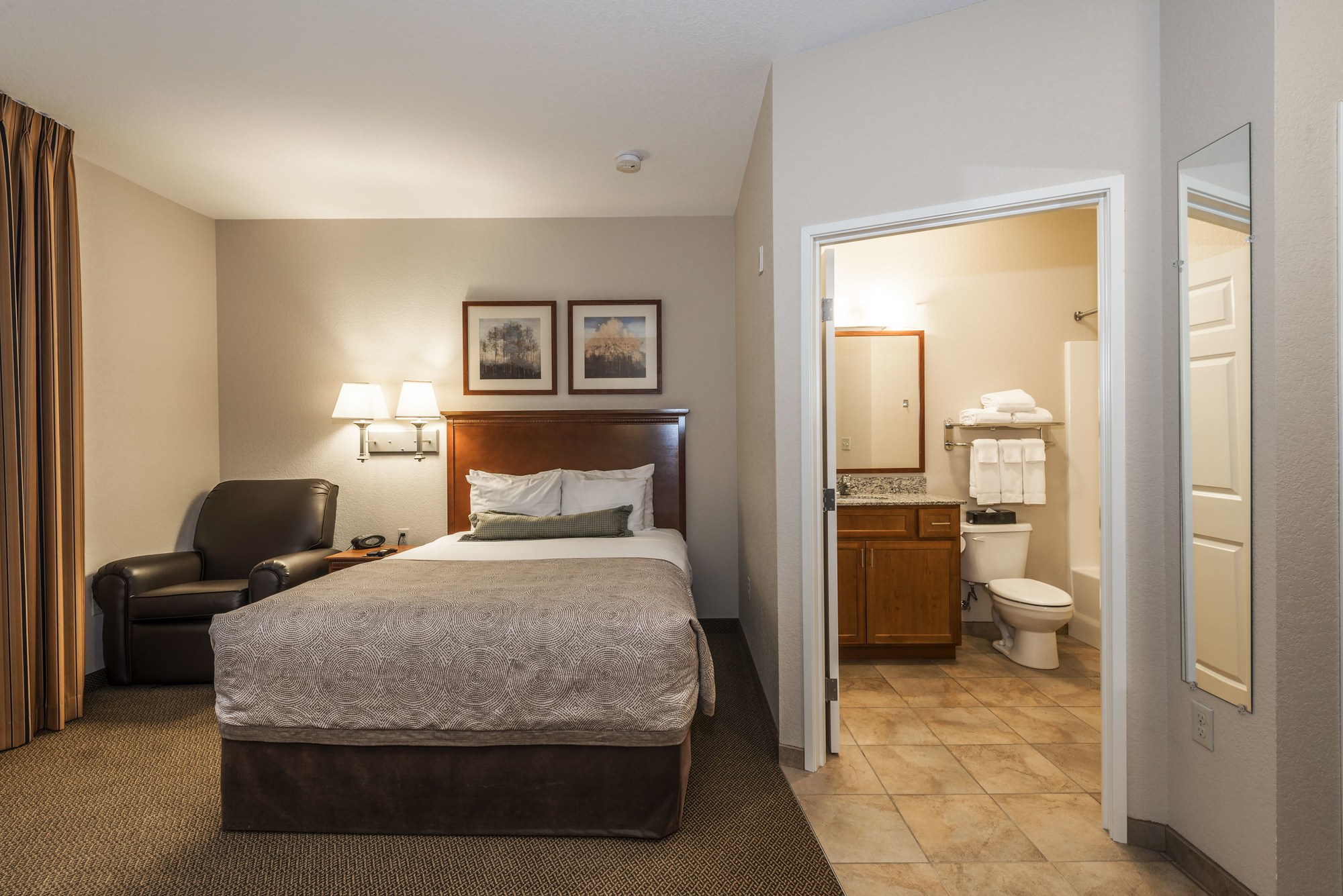 Candlewood Suites Burlington South