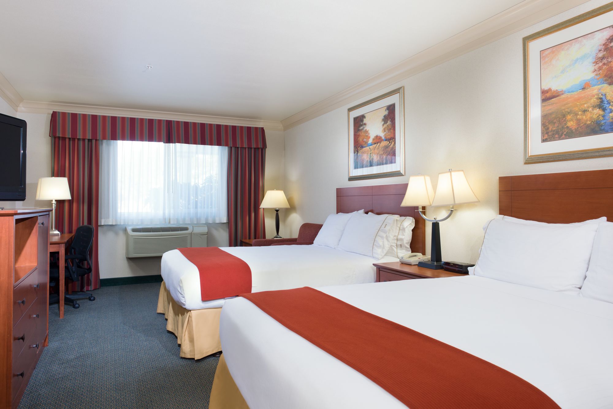 Holiday Inn Express Hotel & Suites Burlington