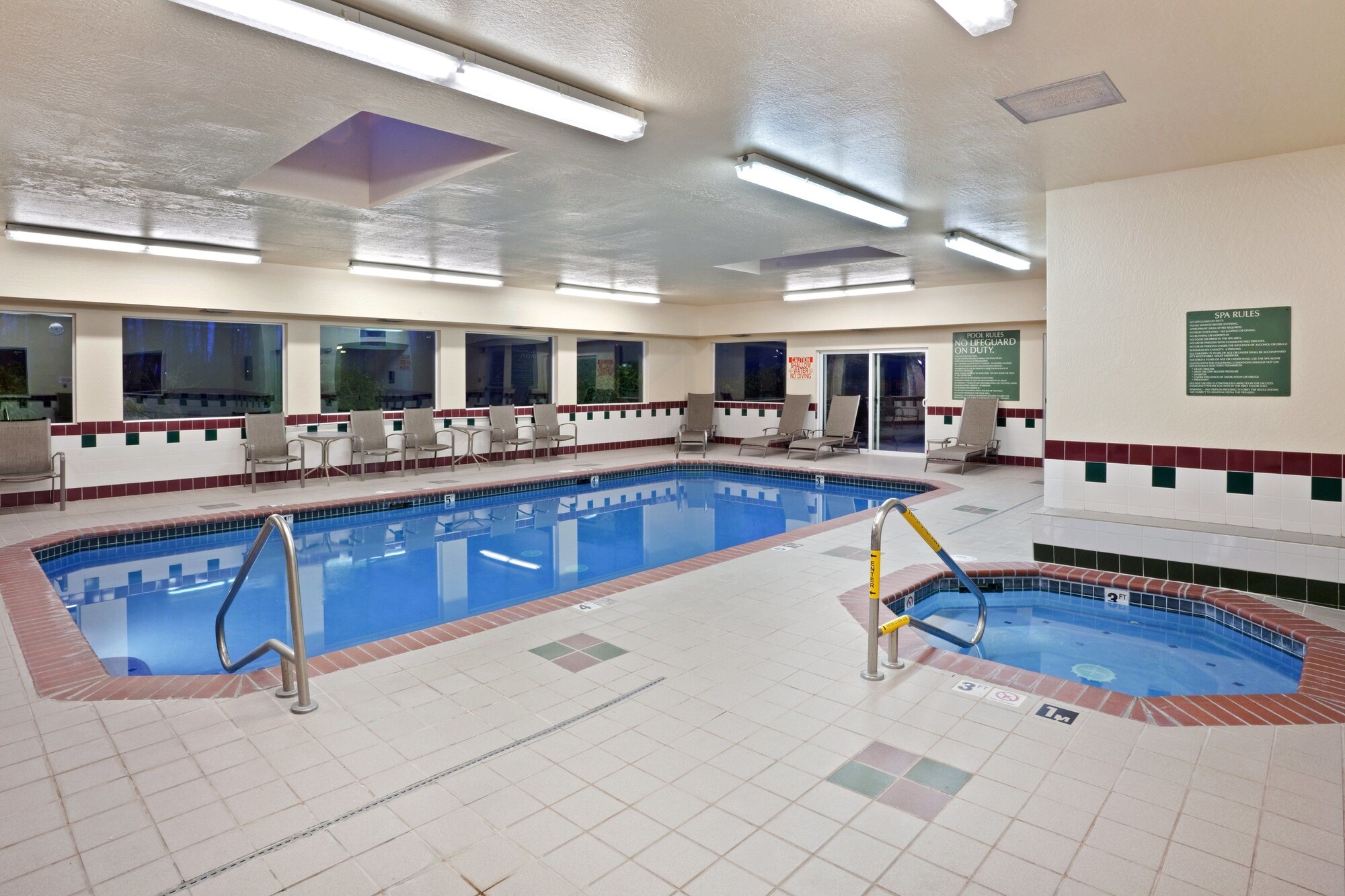 Holiday Inn Express Hotel & Suites Burlington