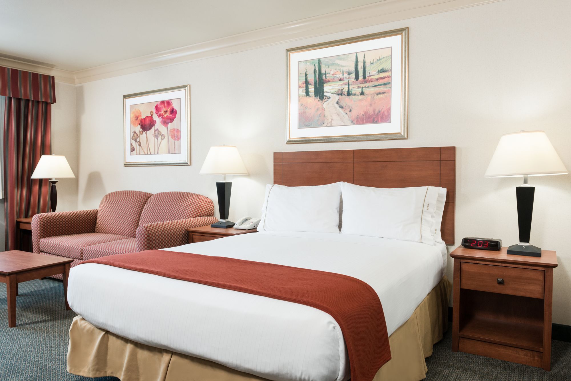 Holiday Inn Express Hotel & Suites Burlington