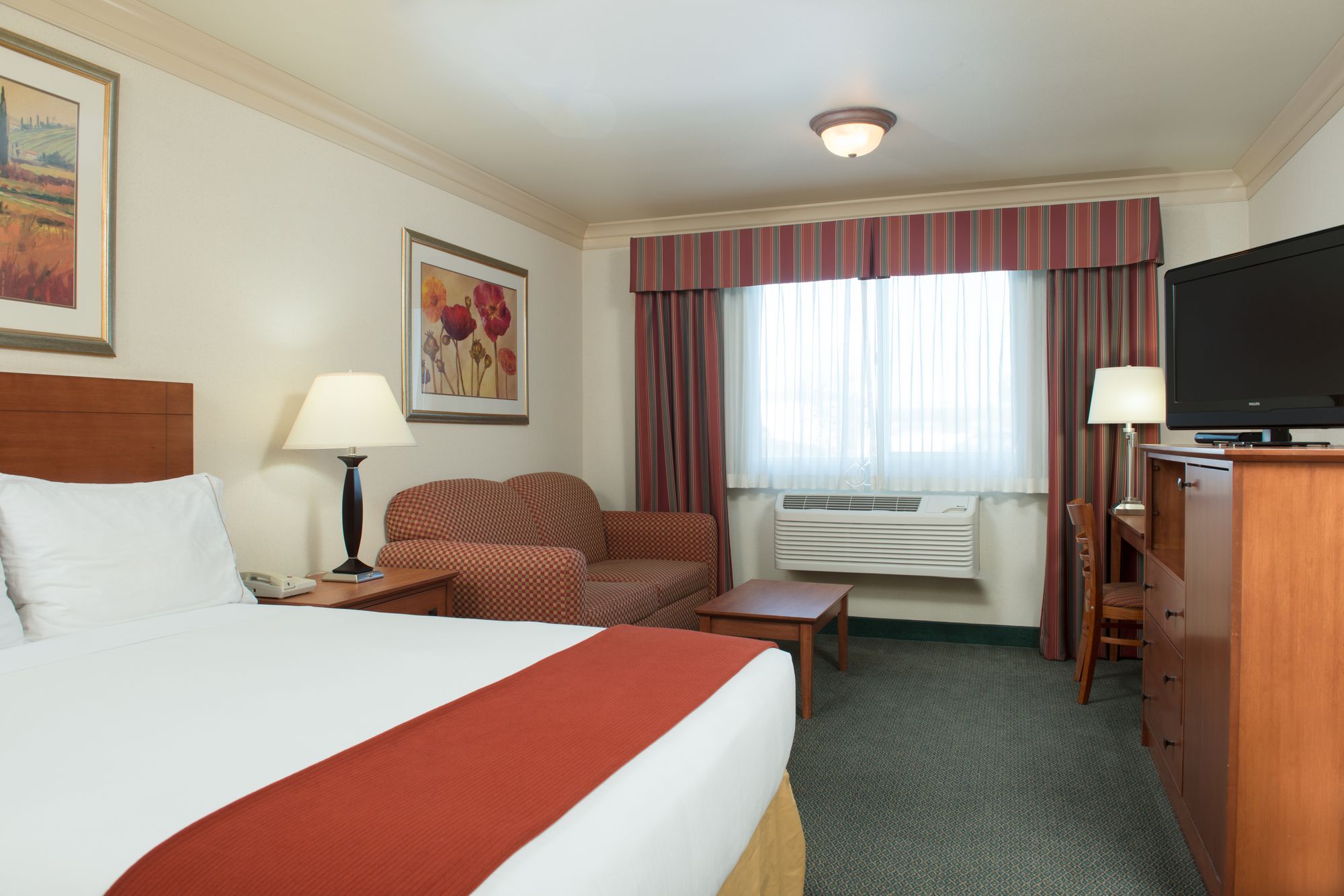 Holiday Inn Express Hotel & Suites Burlington