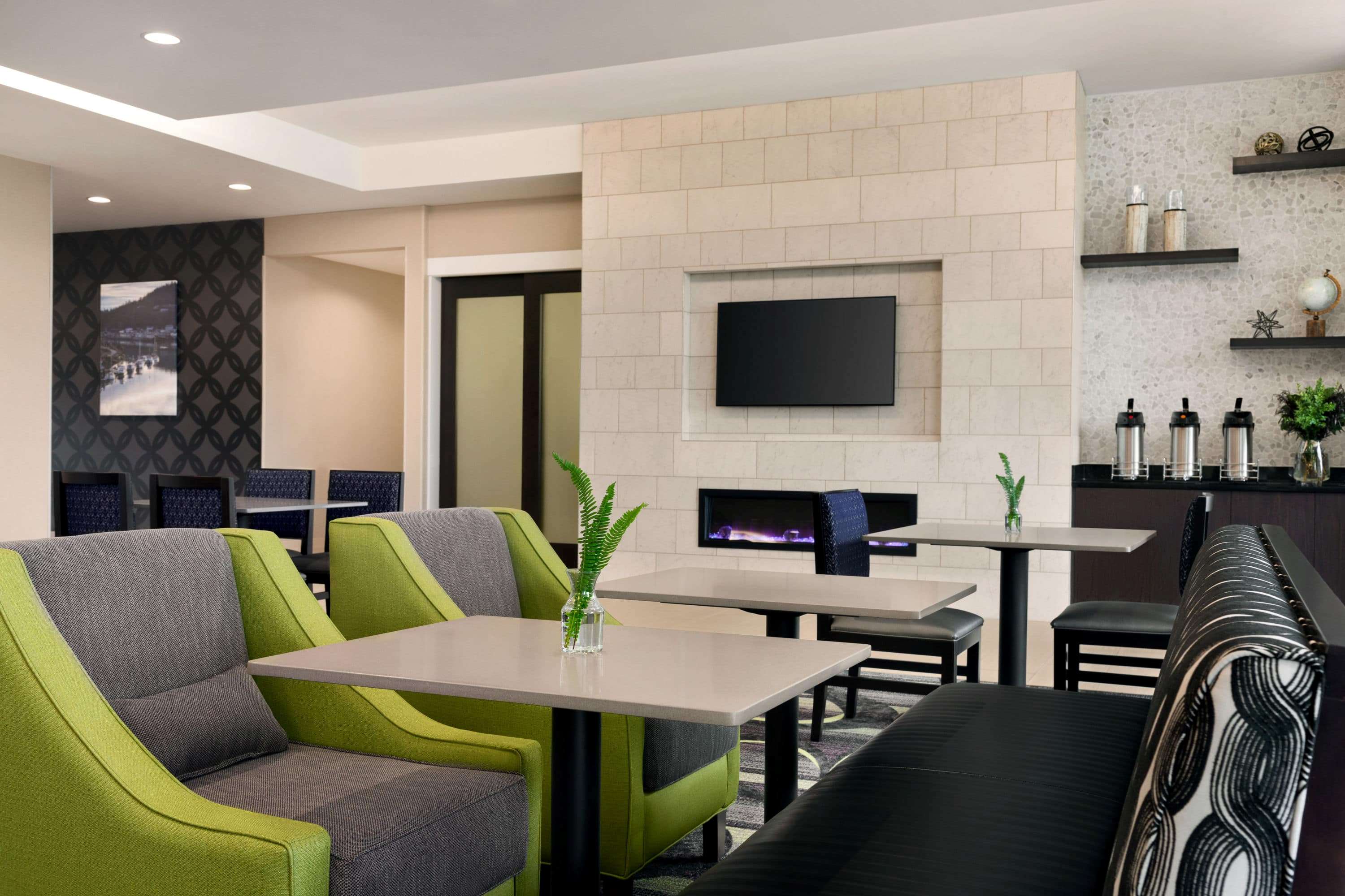 La Quinta Inn & Suites by Wyndham Burlington