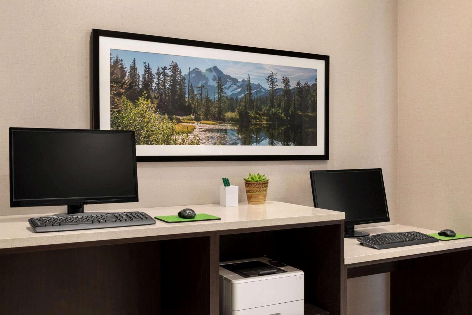La Quinta Inn & Suites by Wyndham Burlington