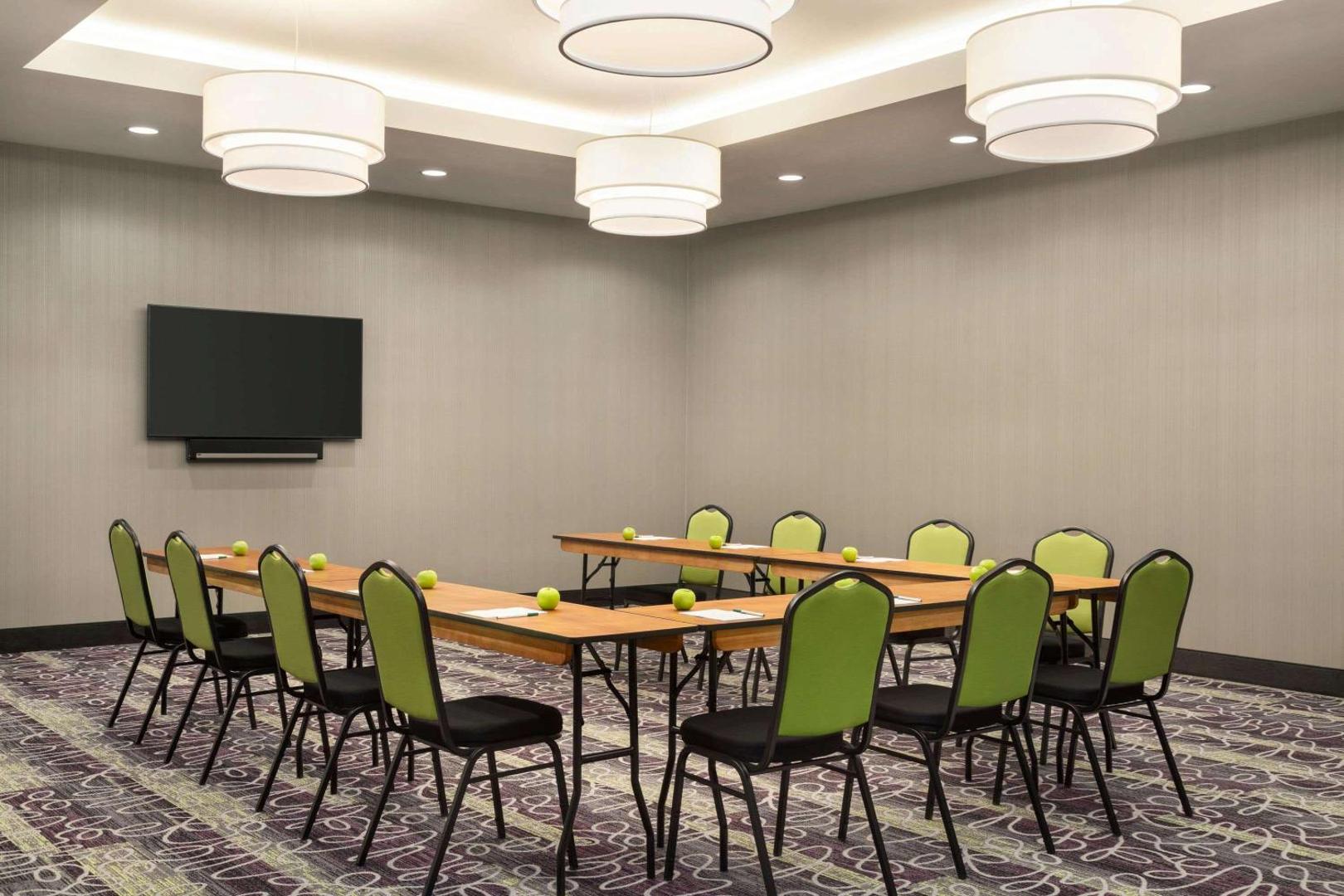 La Quinta Inn & Suites by Wyndham Burlington