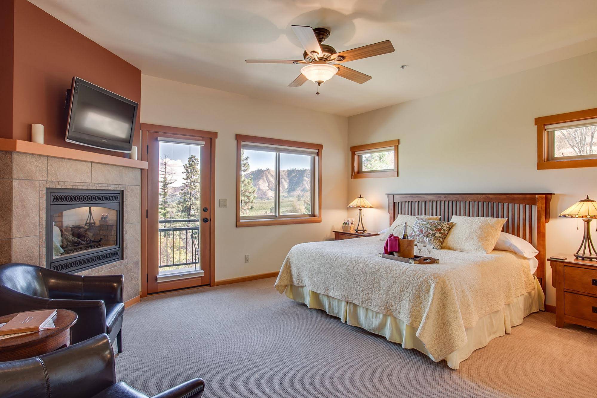 Cascade Valley Inn