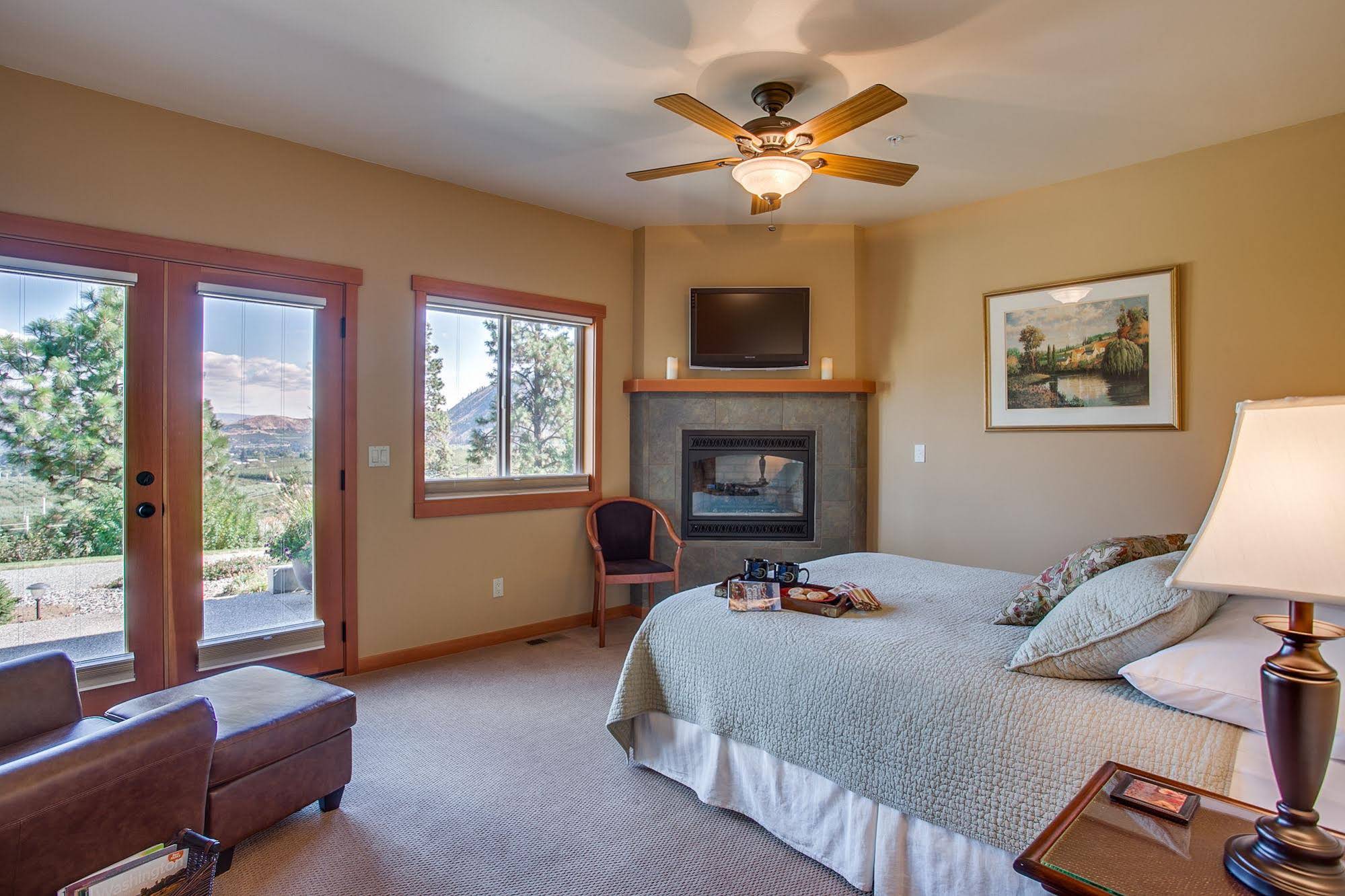 Cascade Valley Inn