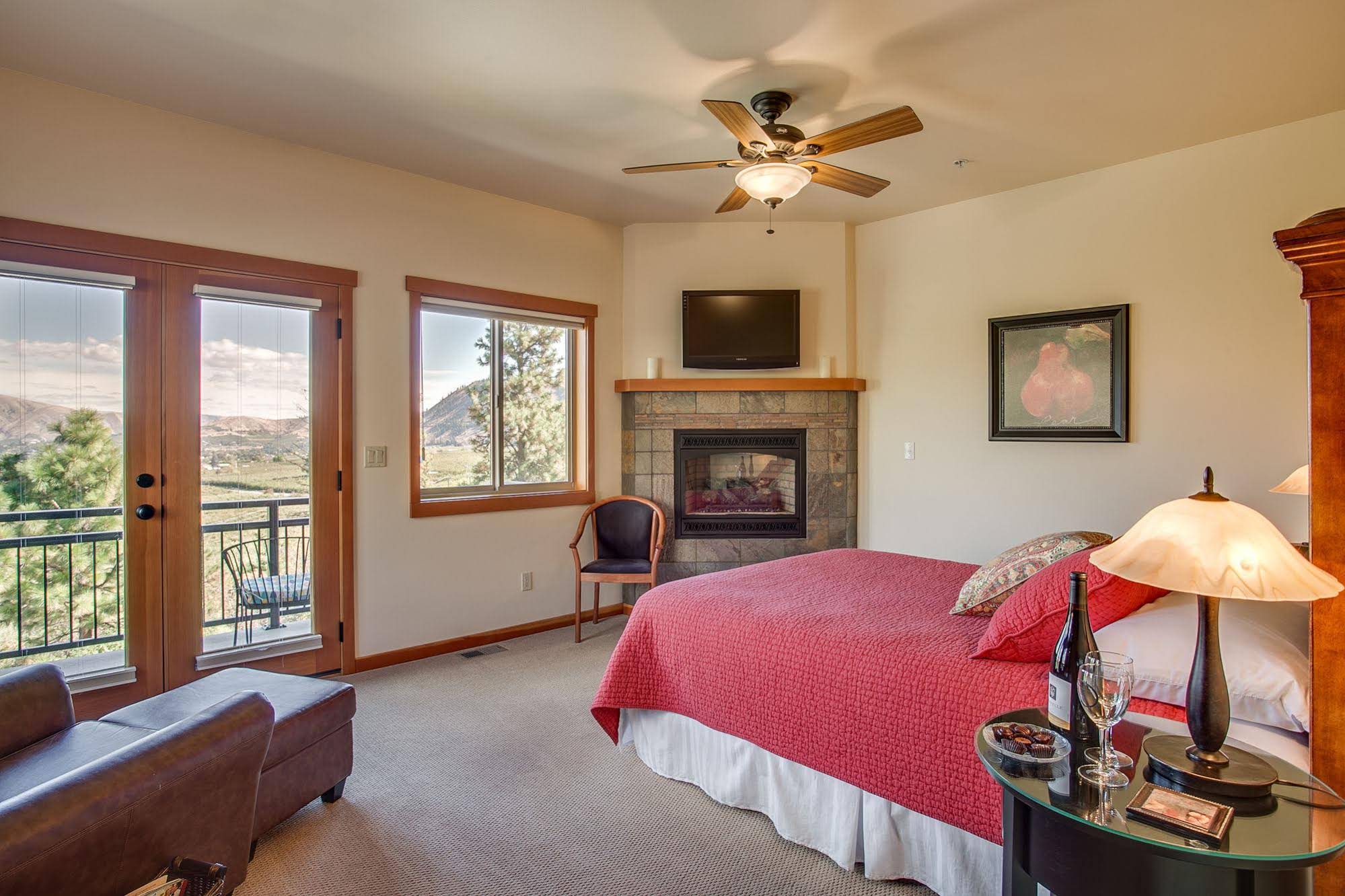 Cascade Valley Inn