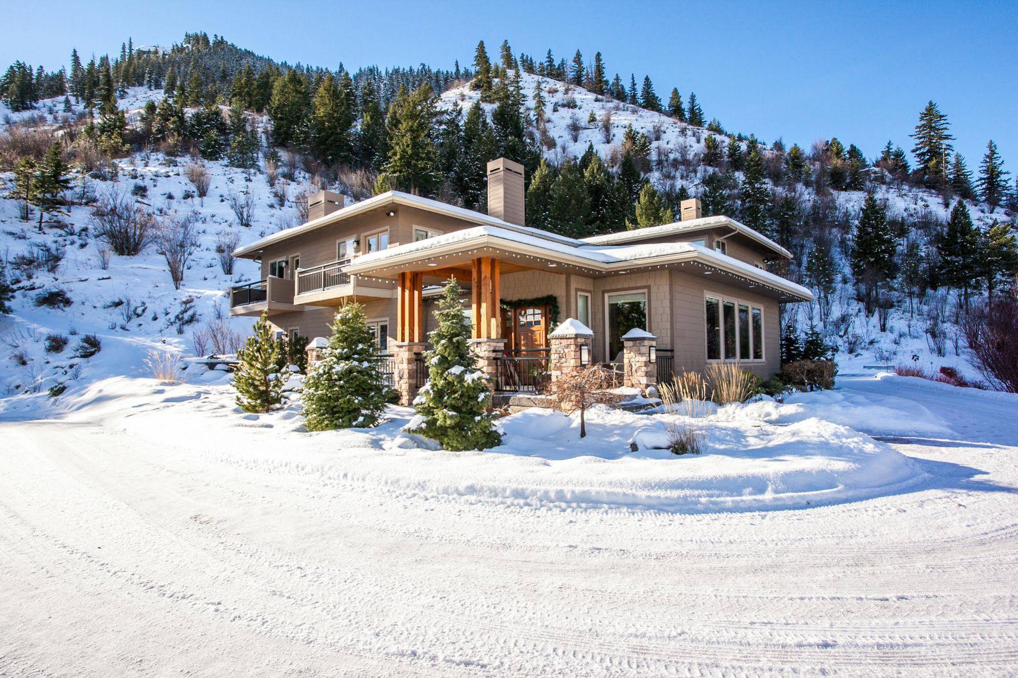 Cascade Valley Inn