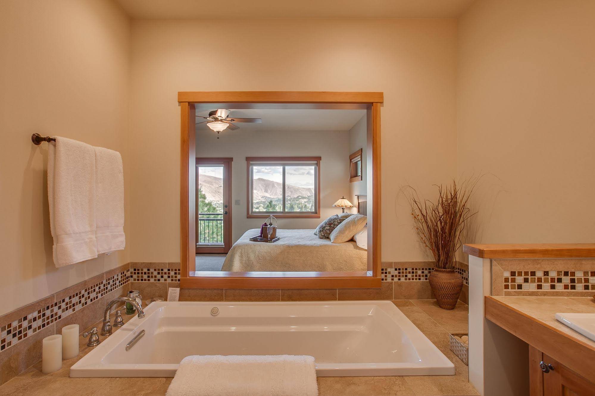 Cascade Valley Inn