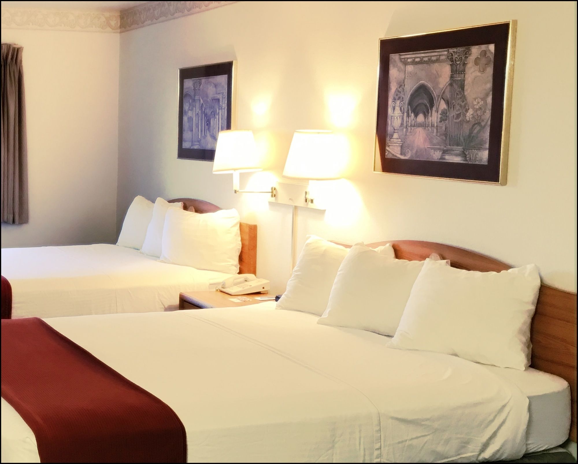 Peppermill Empress Inn