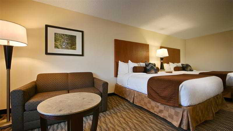 Best Western Plus Park Place Inn & Suites