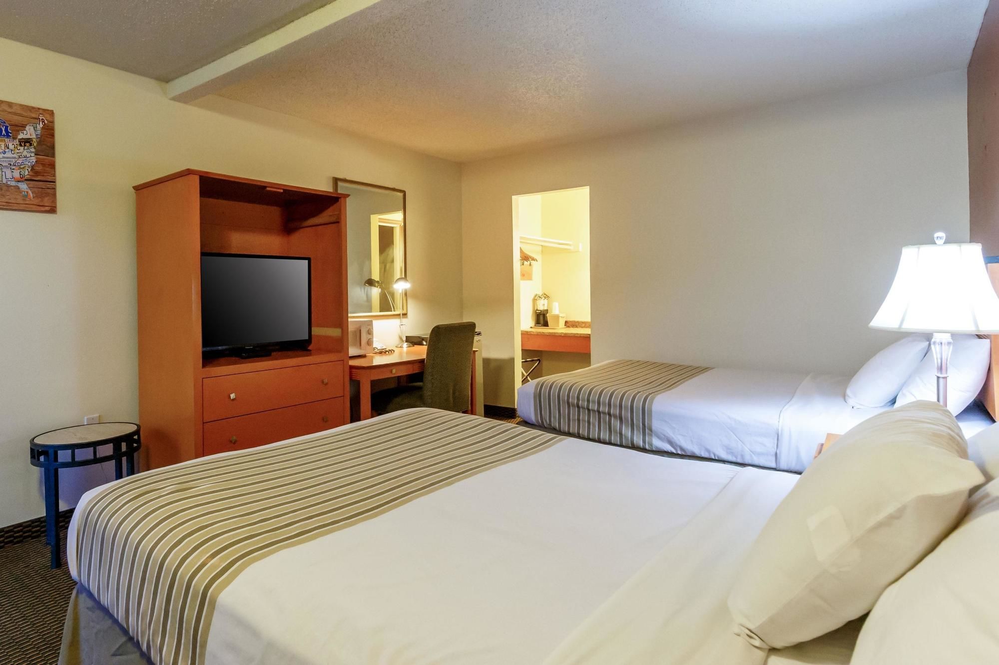 OYO Hotel Chehalis I-5 South