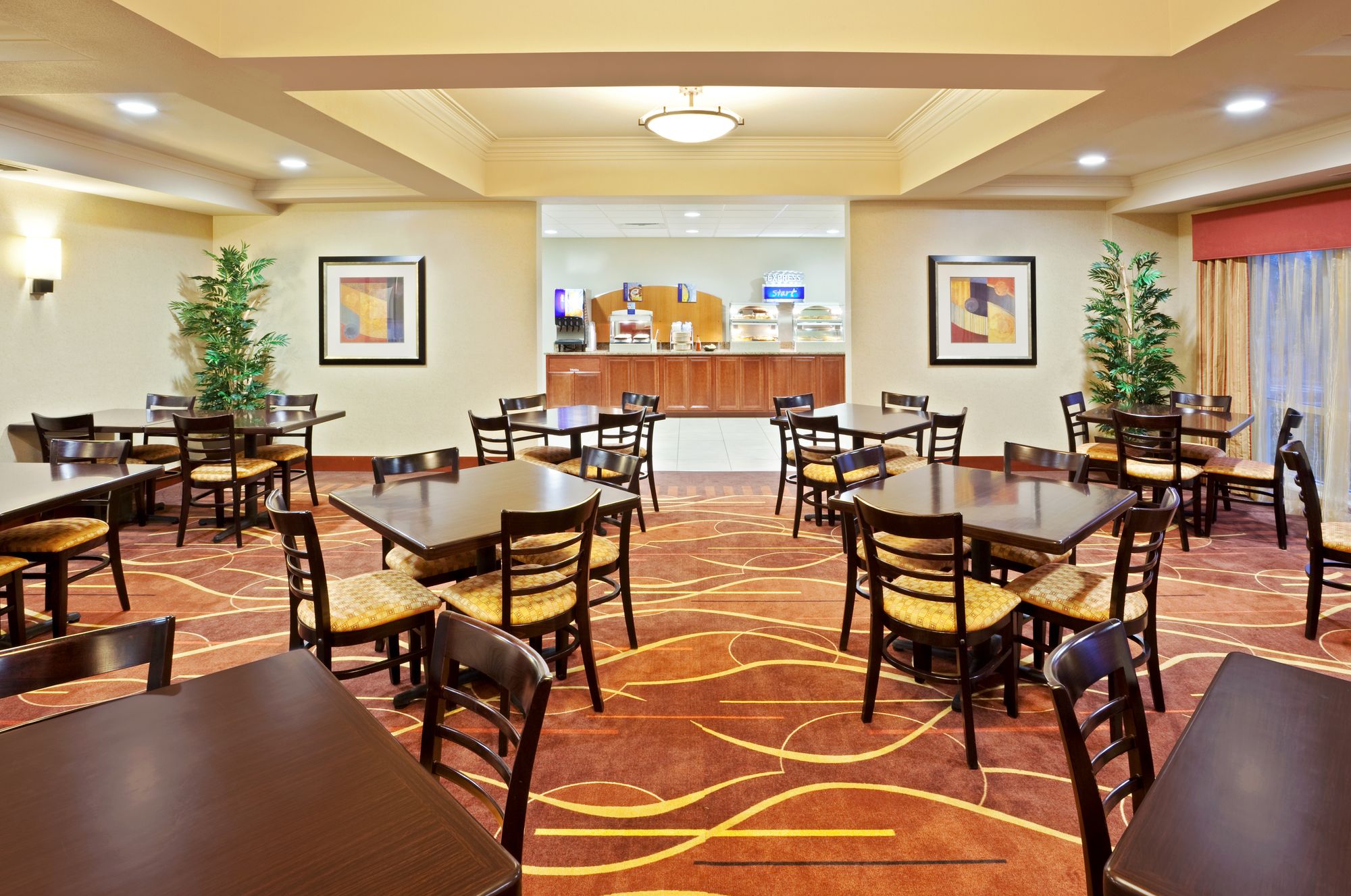 Holiday Inn Express & Suites Chehalis-Centralia
