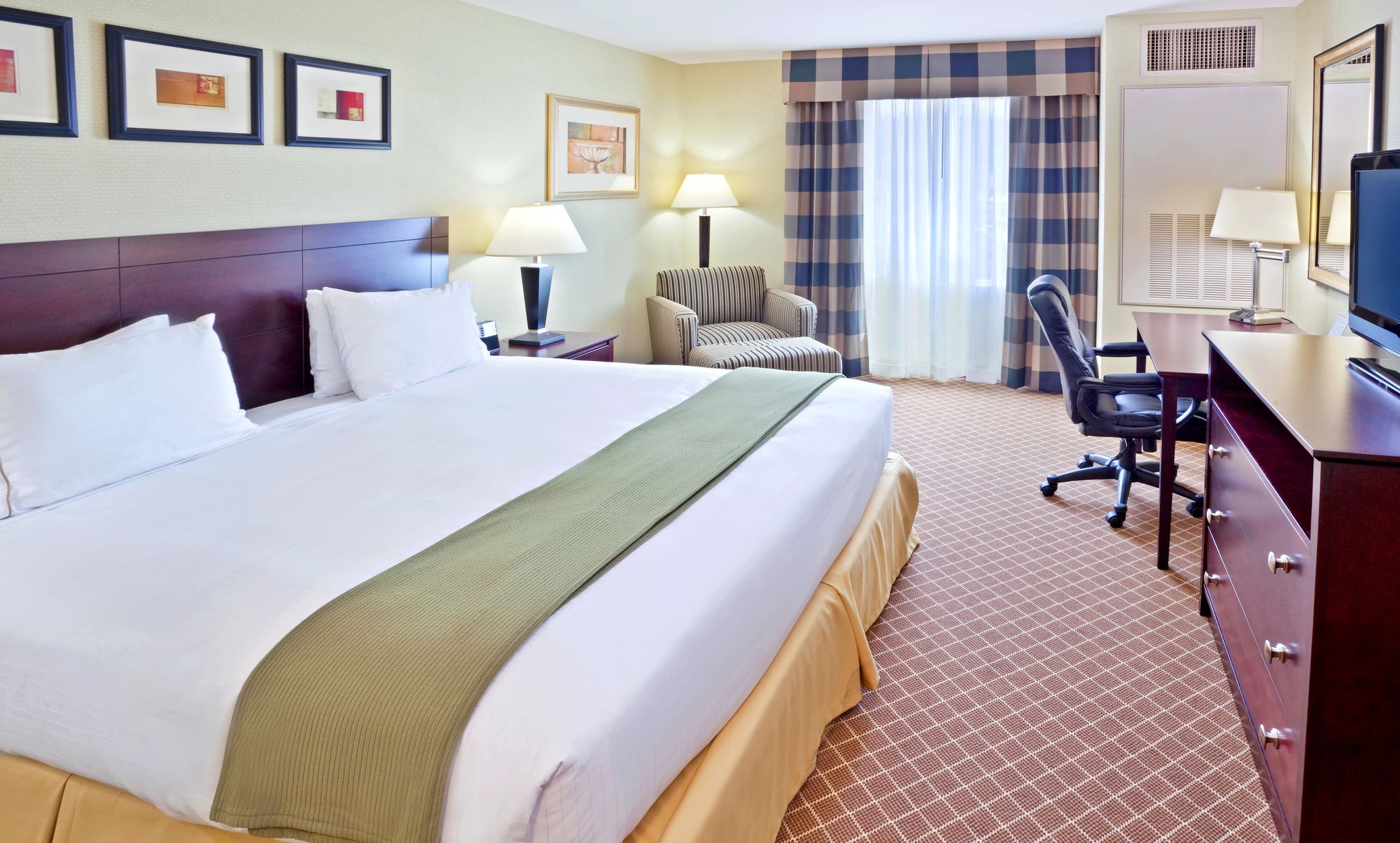 Holiday Inn Express & Suites Chehalis-Centralia