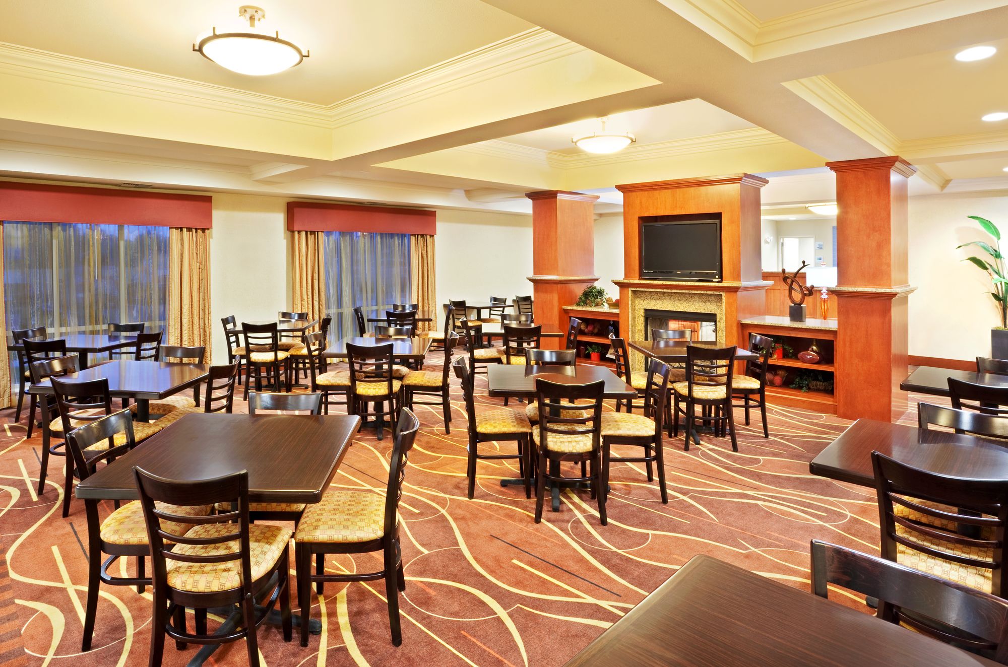 Holiday Inn Express & Suites Chehalis-Centralia